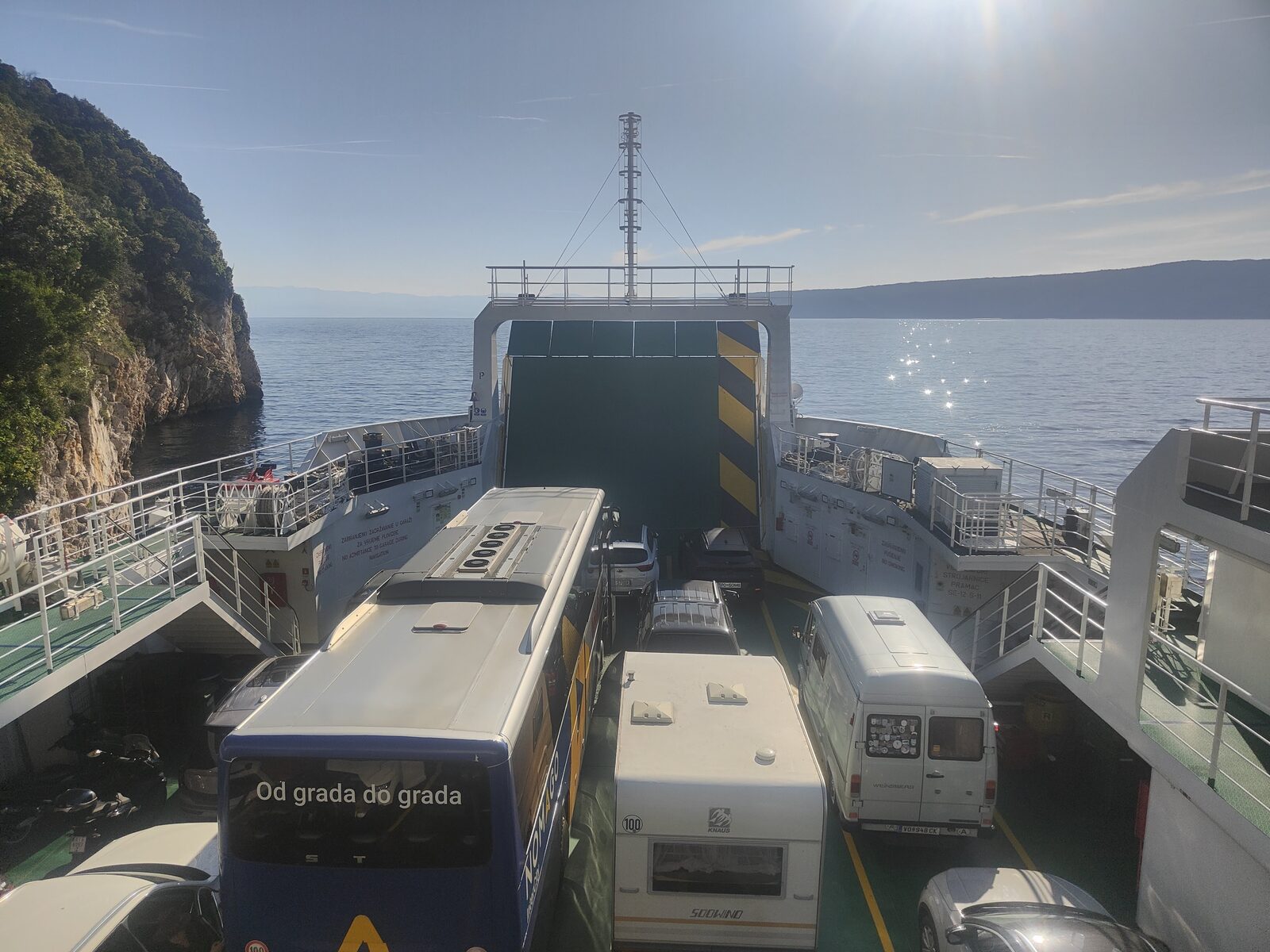 An Bord nach Cres