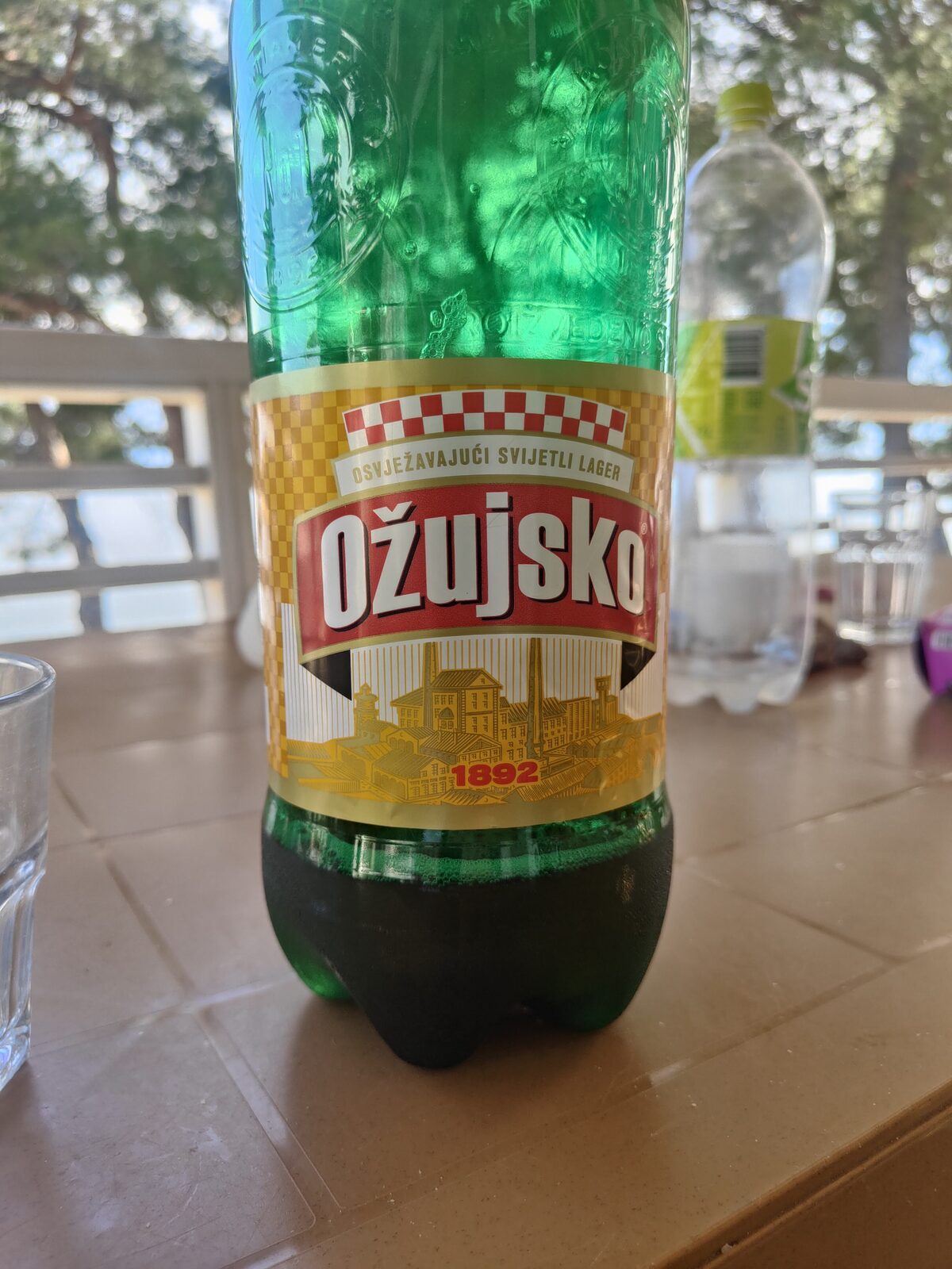 Kroatisches Ožujsko-Bier
