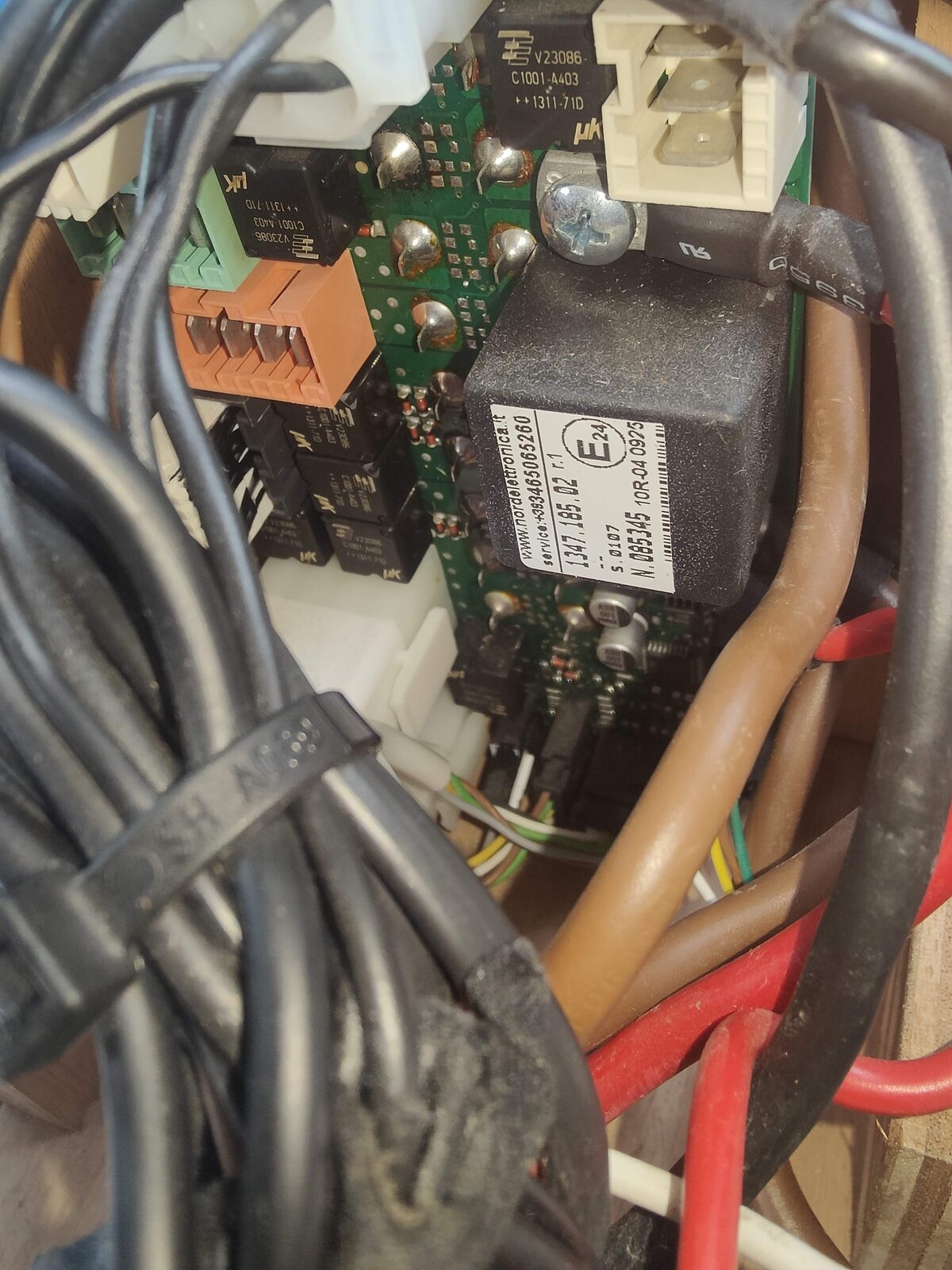 Alter Nordelettronica-Elektroblock mit Relais